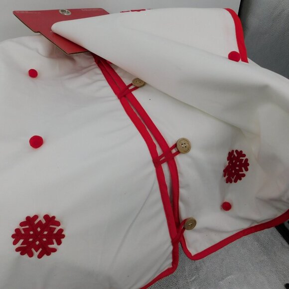 Ashland Christmas Santa Tree Skirt 48 Inches Red White Felt Snowflakes Buttons - Picture 6 of 7